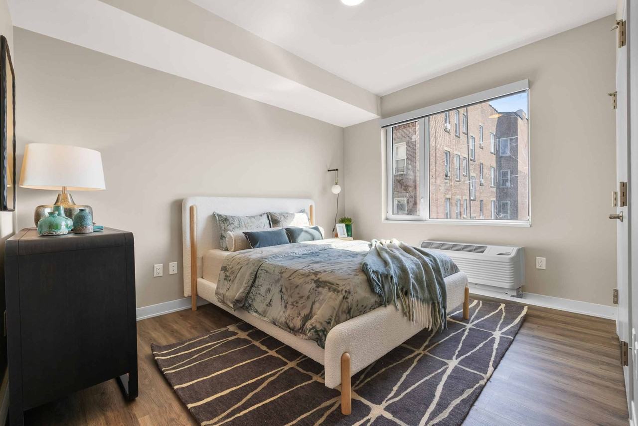 The Grand - Photo 7 of 32