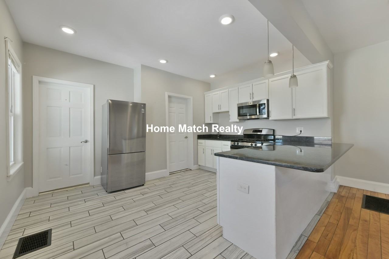 Howell Ct #1 - Photo 3 of 13