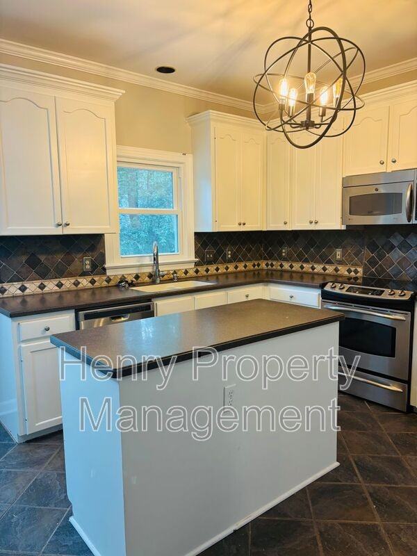 203 Langston Mill Ct - Photo 5 of 20