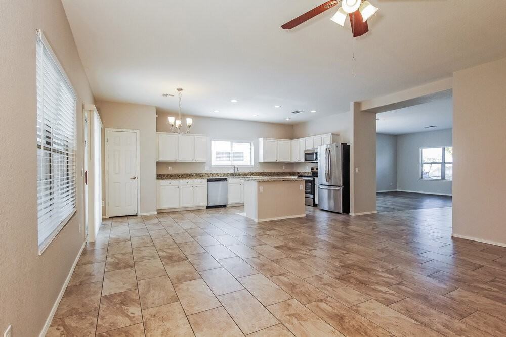 3134 W Cavedale Dr - Photo 5 of 16