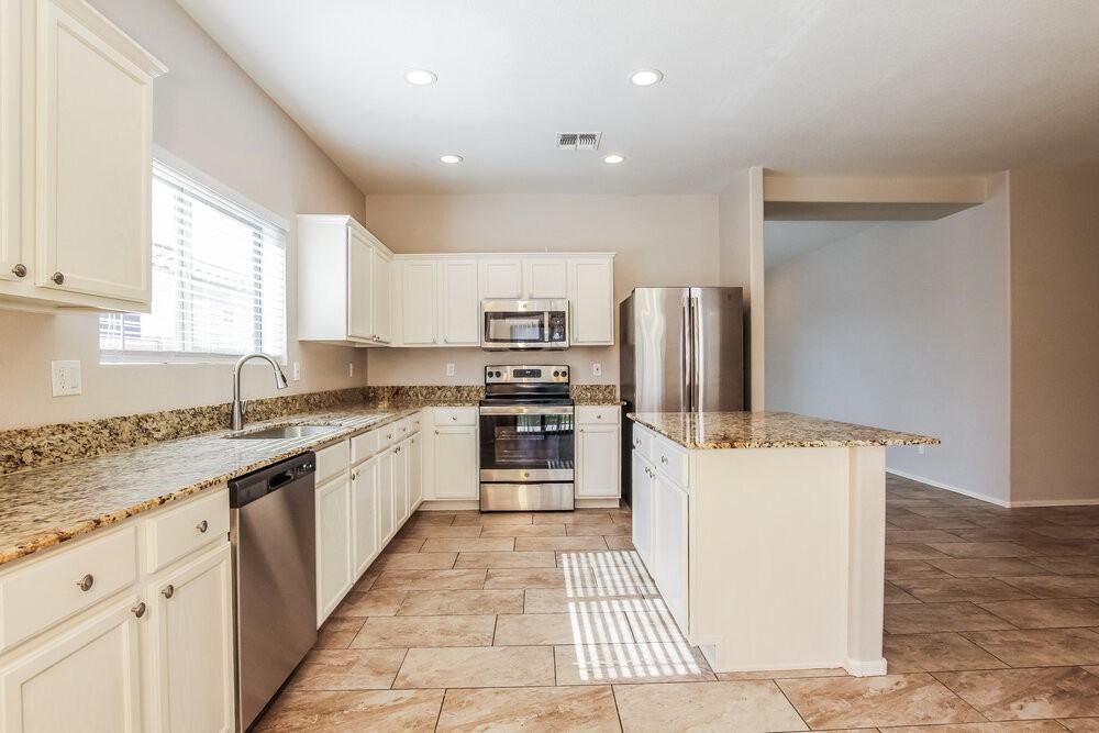 3134 W Cavedale Dr - Photo 7 of 16