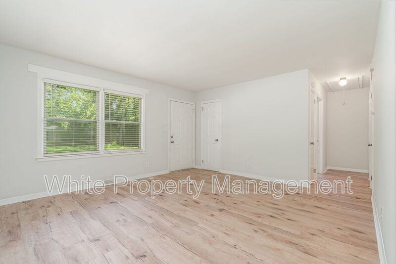 602 Camrose Dr - Photo 3 of 16