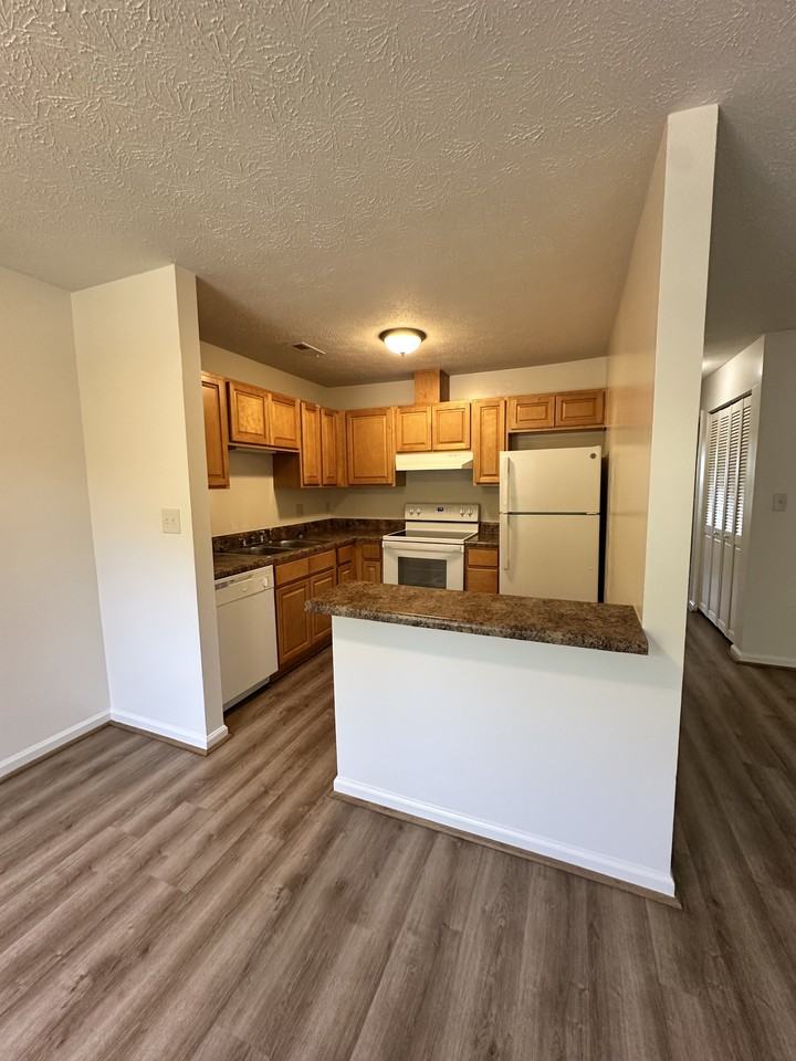 2018 E. Pembroke Ave - Photo 7 of 26
