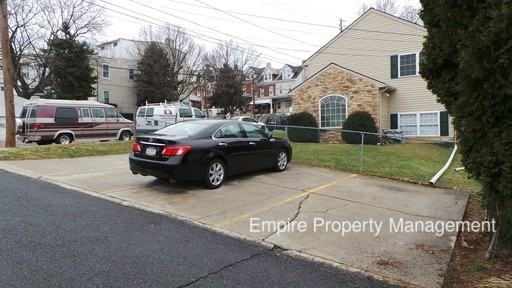 302 S Franklin St - Photo 2 of 13