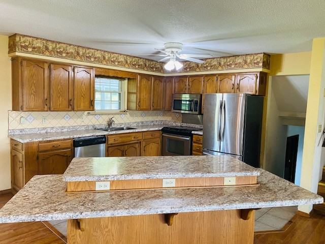 977 Donna Dr #NA - Photo 2 of 16