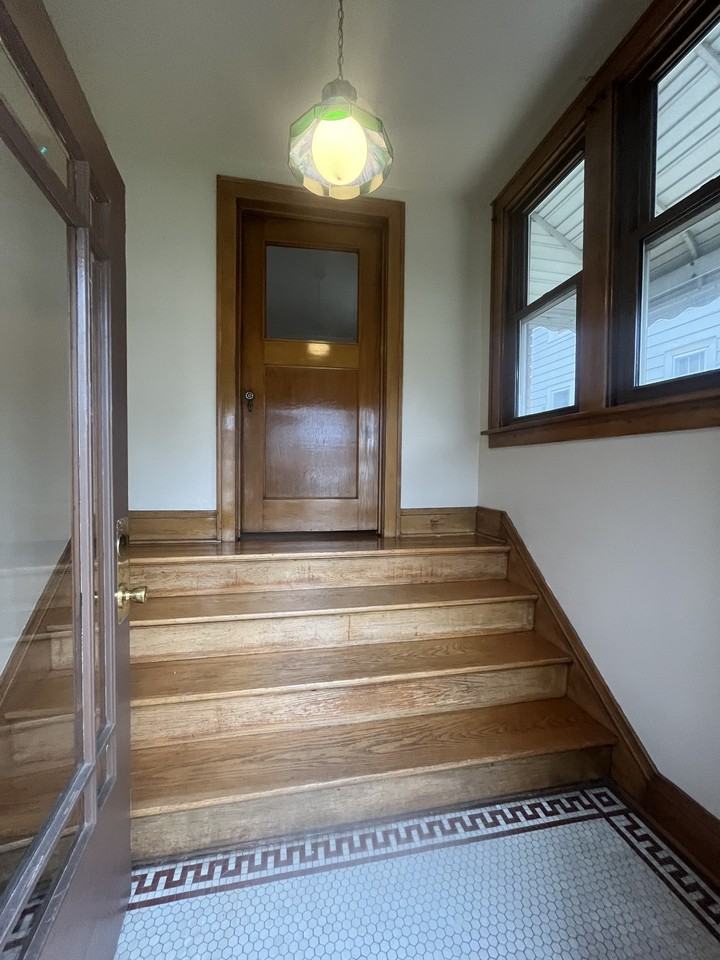 64 Reed Ave - Photo 3 of 24