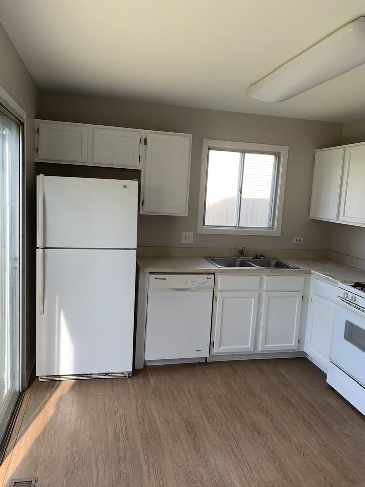 735 Clearwood Ct #NA - Photo 3 of 24