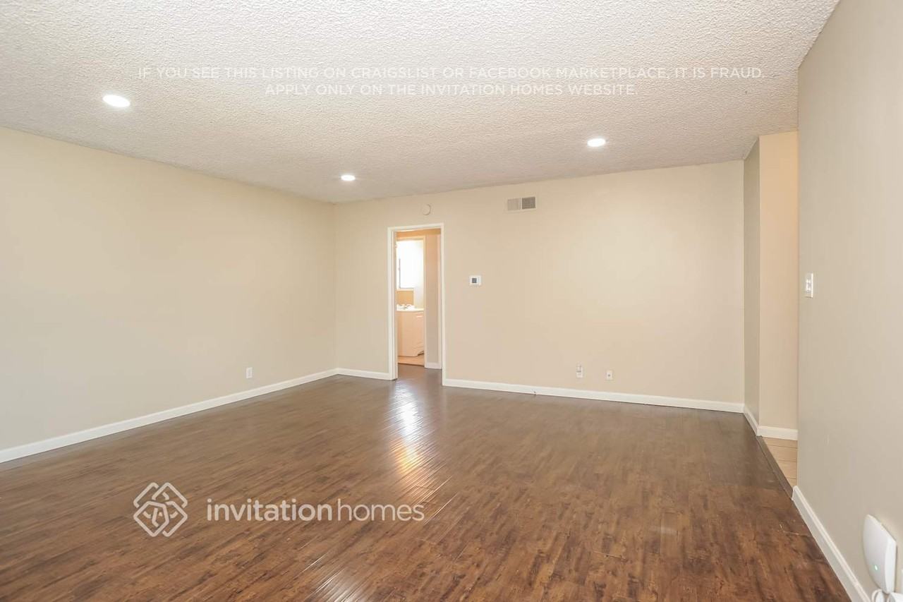 12706 Muroc St - Photo 3 of 14