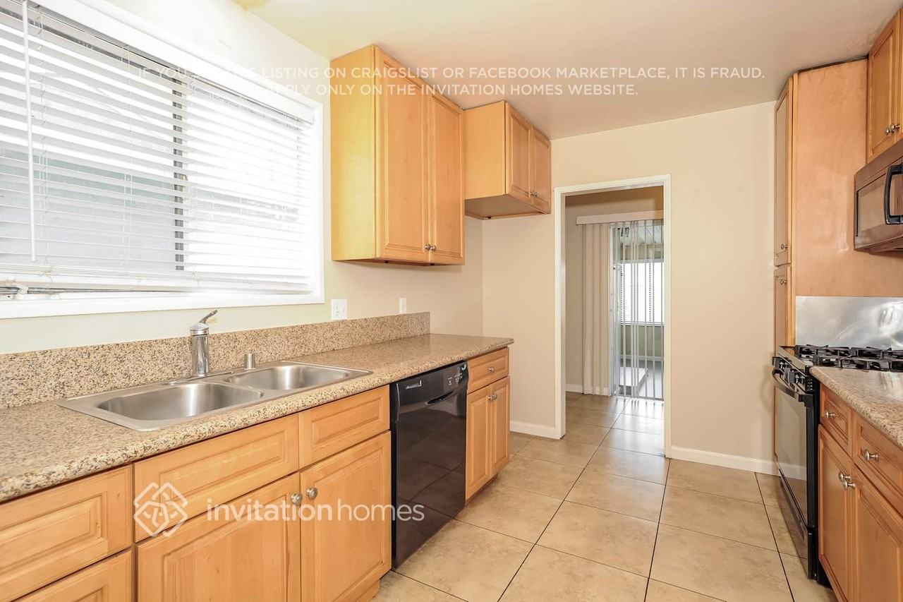 12706 Muroc St - Photo 5 of 14