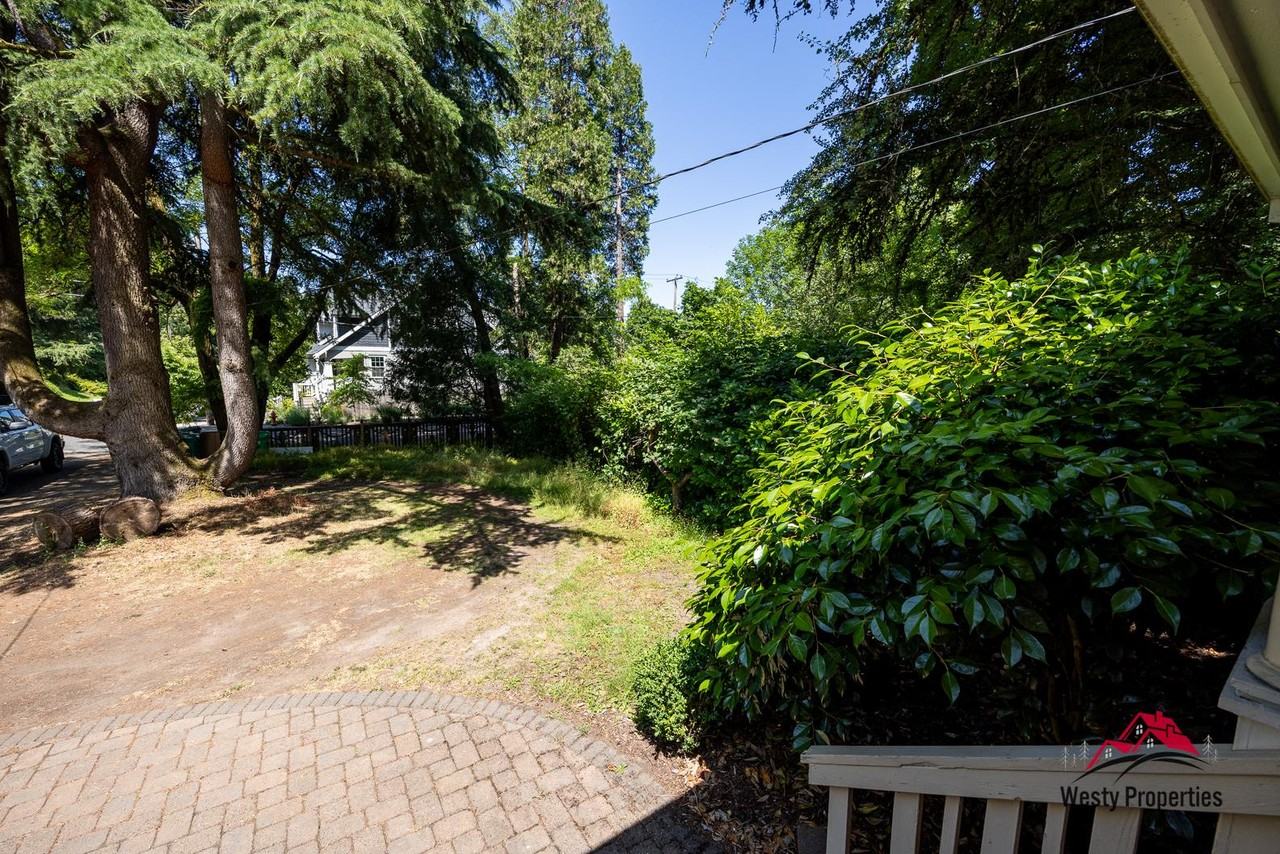7548 Sw 35th Ave - Photo 4 of 11