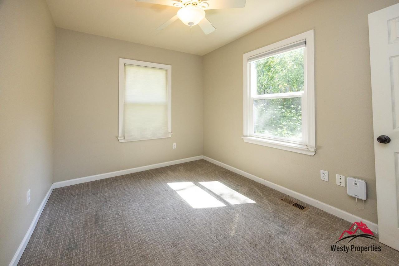 7548 Sw 35th Ave - Photo 5 of 11