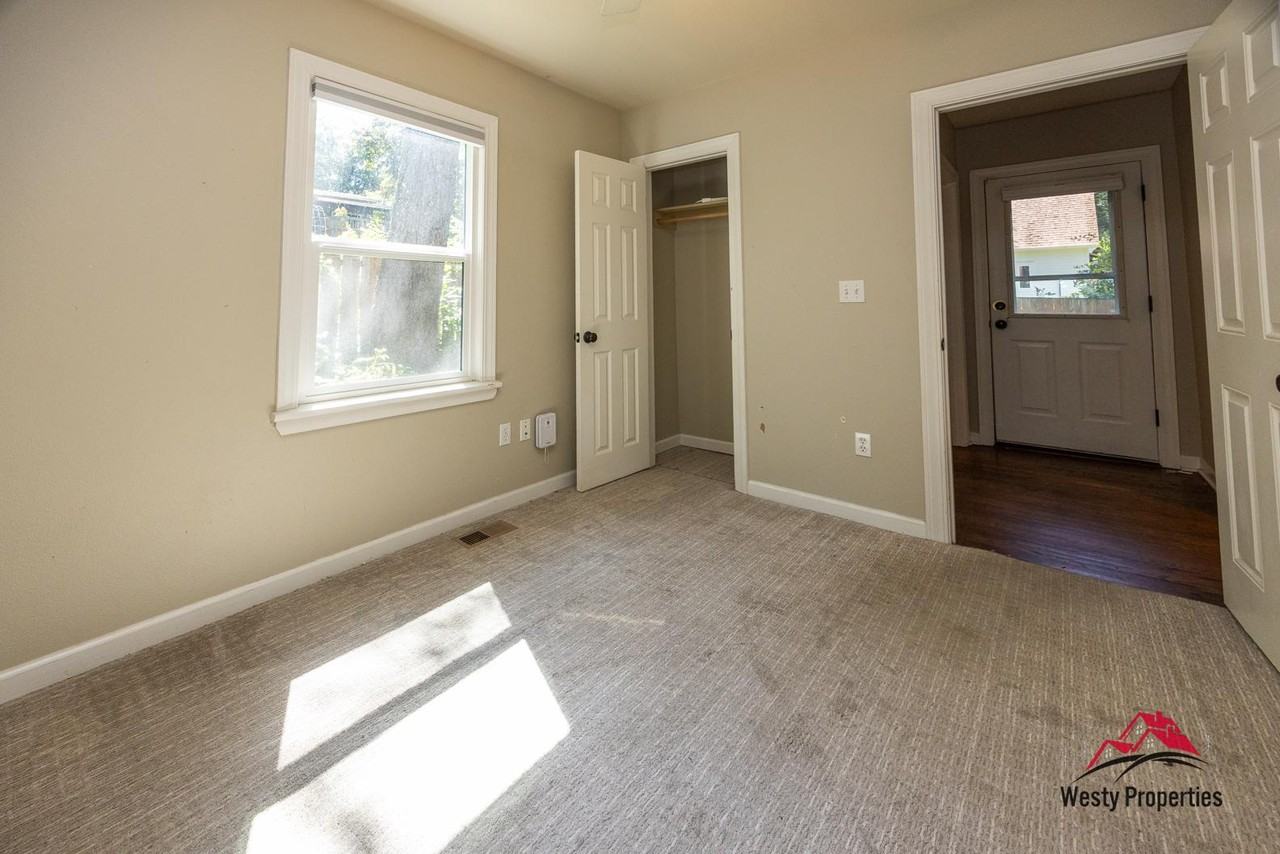 7548 Sw 35th Ave - Photo 6 of 11