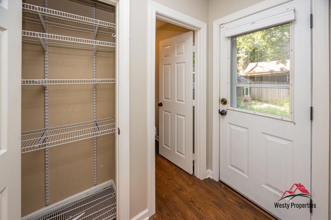 7548 Sw 35th Ave - Photo 7 of 11