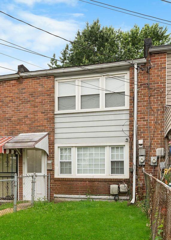 819 5th Ave - Photo 2 of 20