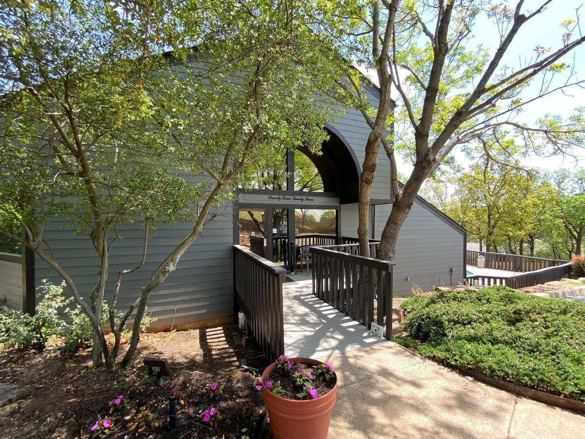 7727 S Yale Ave - Photo 4 of 19