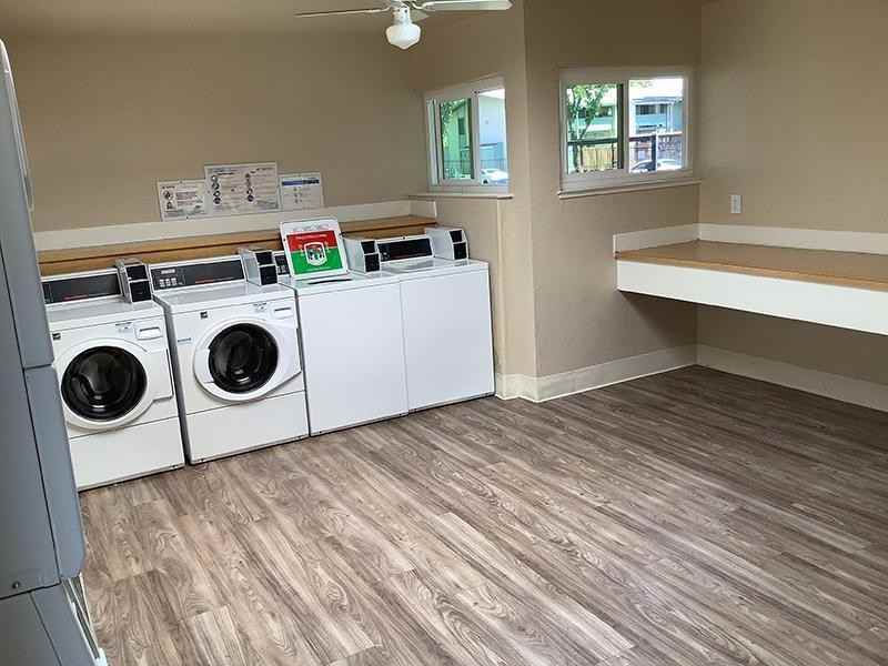 1650 Park Ln - Photo 3 of 24