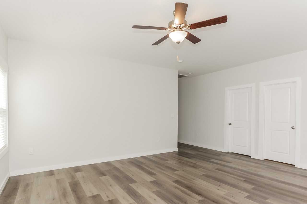 3028 Celia Ave - Photo 5 of 16