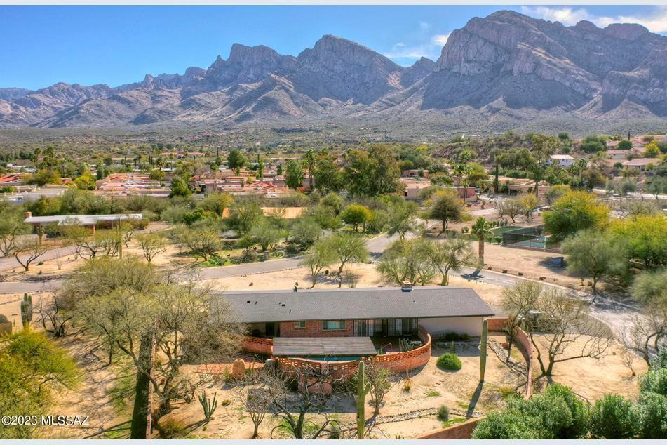 250 W Greenock Dr - Photo 3 of 27