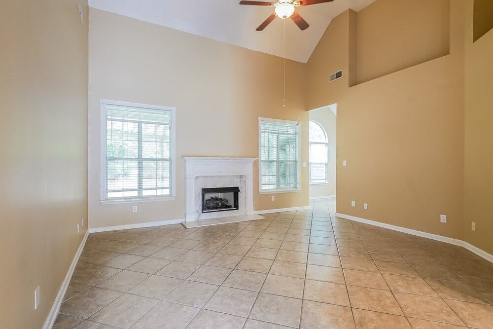 725 Claiborne St - Photo 5 of 16