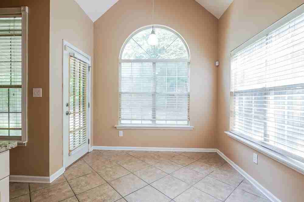 725 Claiborne St - Photo 7 of 16