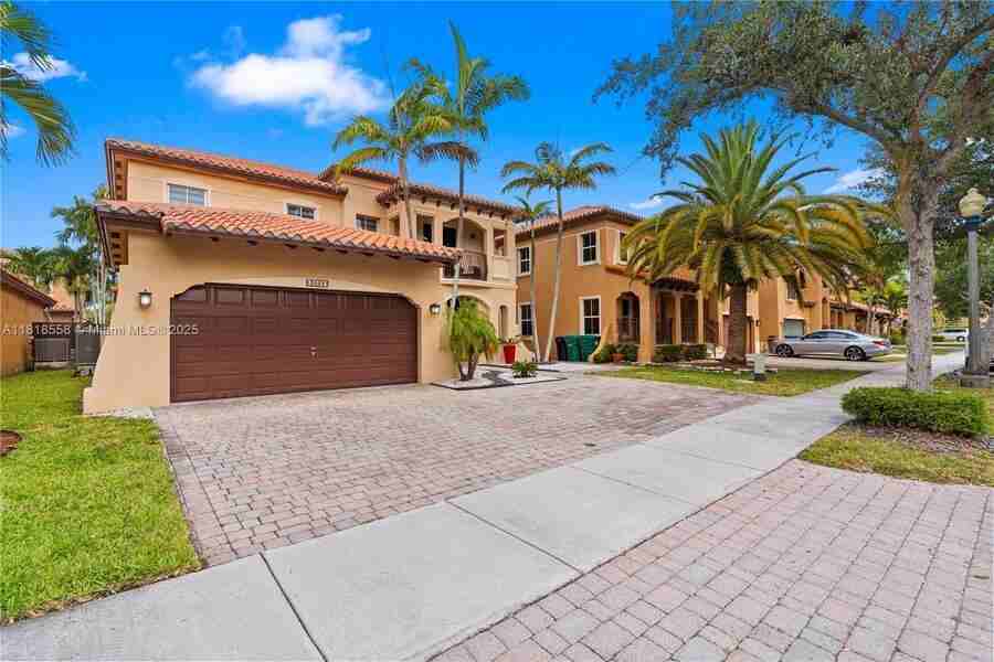 3082 Sw 156th Ave - Photo 2 of 50