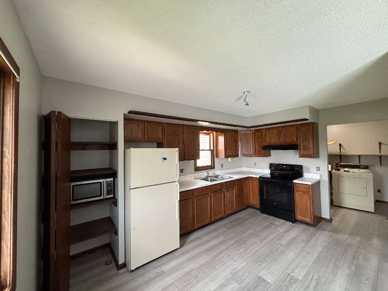 927 N 11th St - Photo 3 of 8