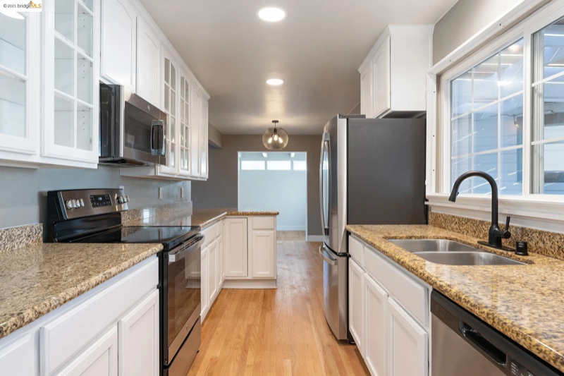 23965 Mayville Dr - Photo 3 of 20
