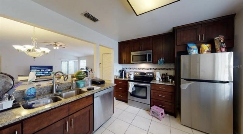 1413 Tiverton Dr - Photo 5 of 9