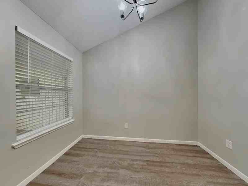 16515 Cairngorm Dr - Photo 3 of 11