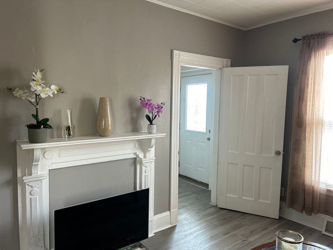 156 N Main St - Photo 2 of 17
