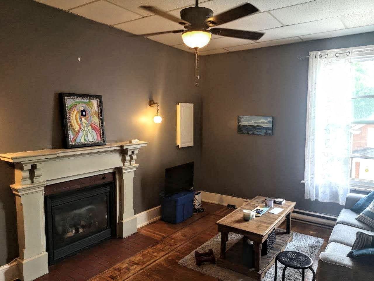 130 Bagot St - Photo 3 of 21