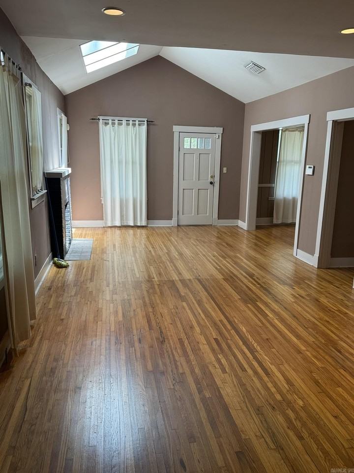 1700 N Taylor St - Photo 4 of 17