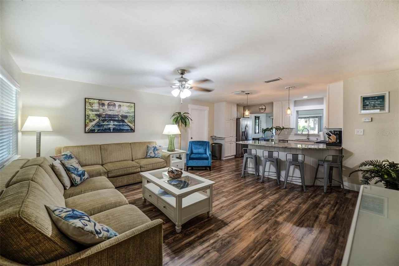 2472 Whitman St - Photo 2 of 22