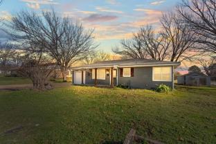 832 N Main St - Photo 1 of 1