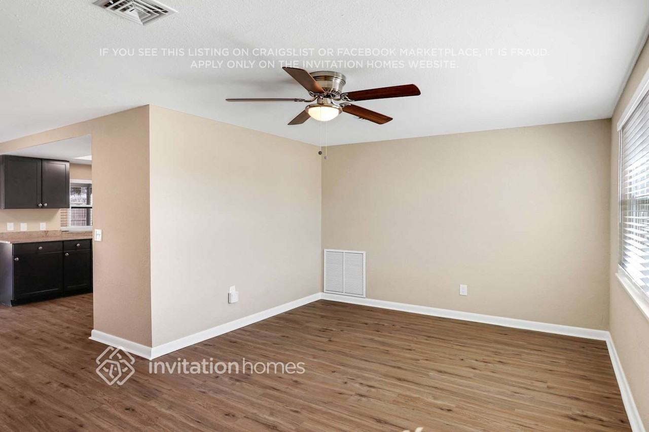 6231 Seabreeze Drive - Photo 6 of 26