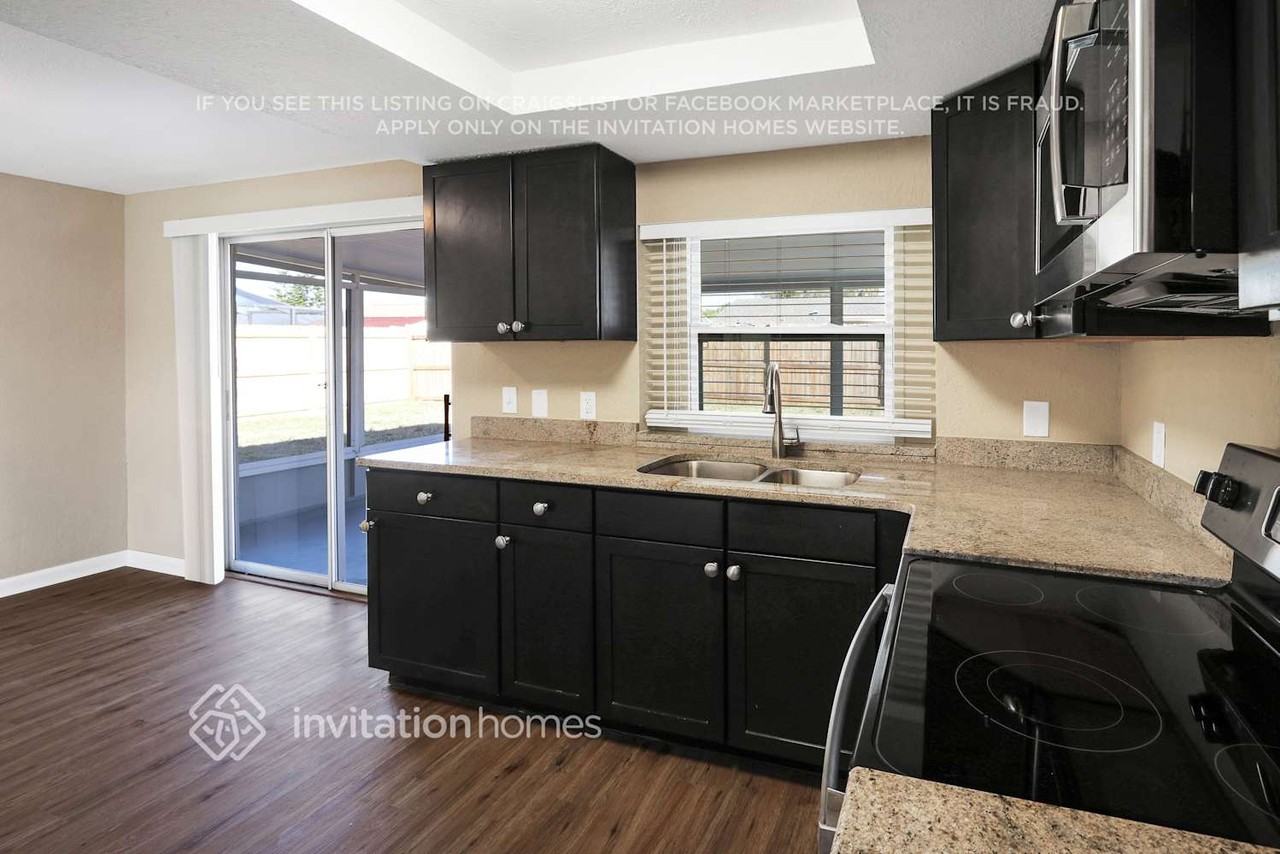 6231 Seabreeze Drive - Photo 7 of 26