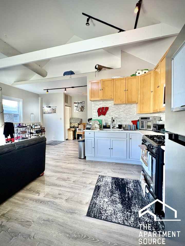 1239 W Ohio St #3 - Photo 3 of 21