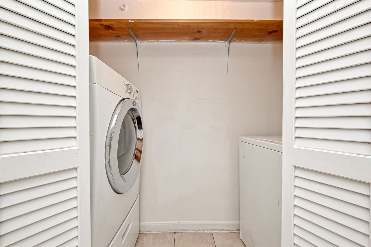 10725 Boardwalk St - Photo 3 of 29