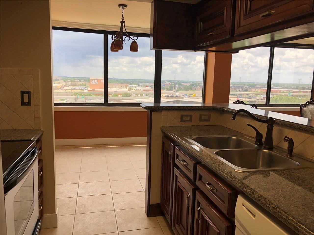 3525 Sage Rd - Photo 6 of 9