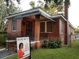 featured image of 651 W 42nd St