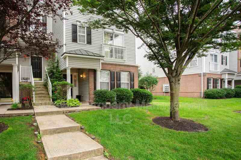 333 Harbour Blvd - Photo 2 of 39