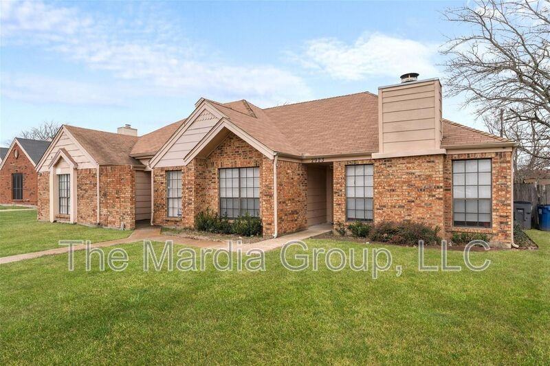 2923 Tanglewood Dr - Photo 3 of 16