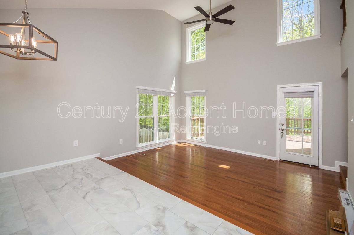 7431 Ridge Oak Ct - Photo 2 of 10