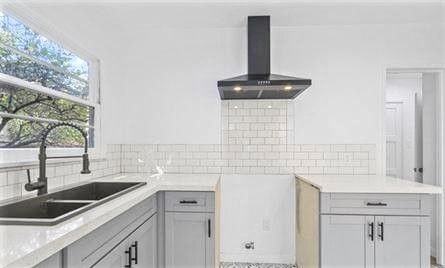 1345 Cambridge Dr - Photo 2 of 9