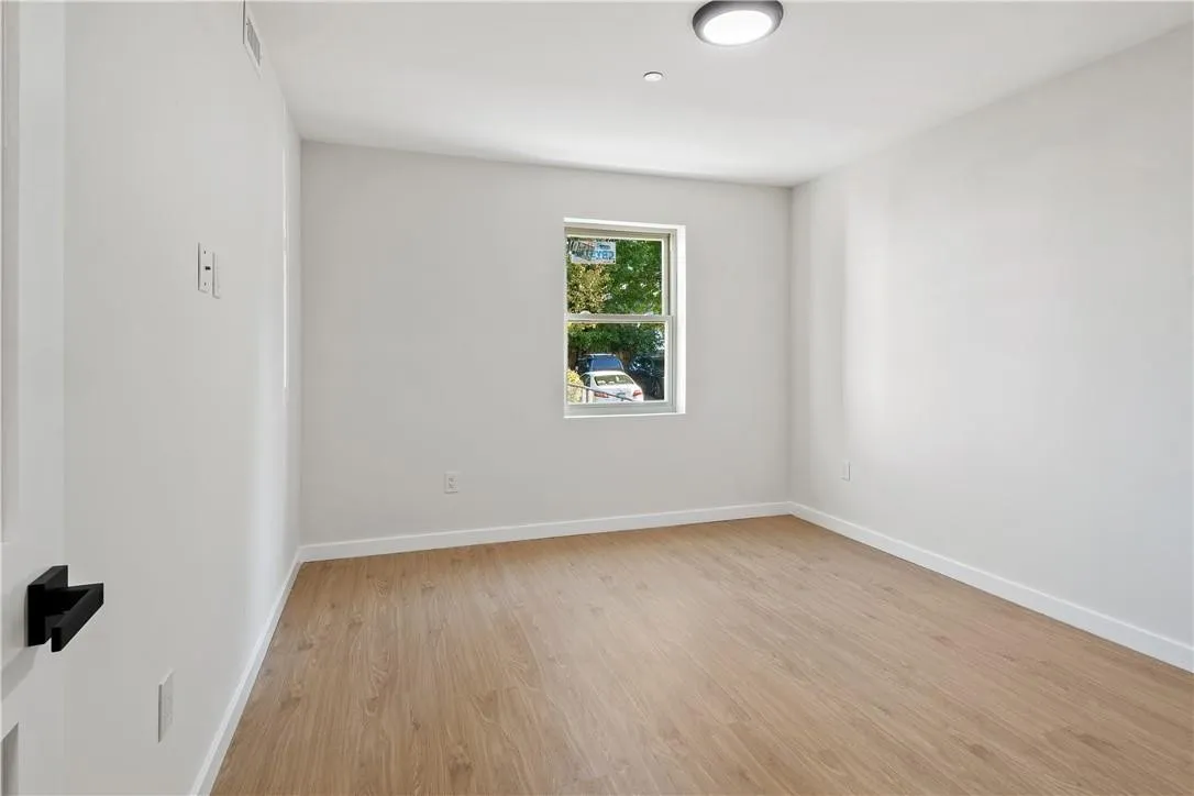 348 Main St #1D - Photo 2 of 8