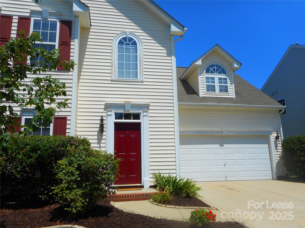 1018 Fountainbrook Dr - Photo 3 of 30