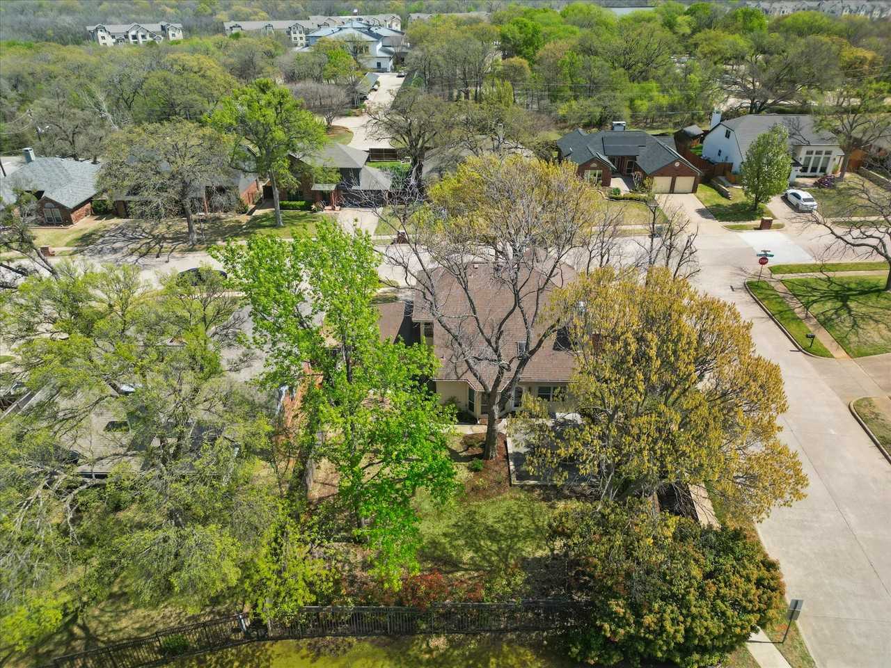 4506 Copperfield Dr - Photo 3 of 50