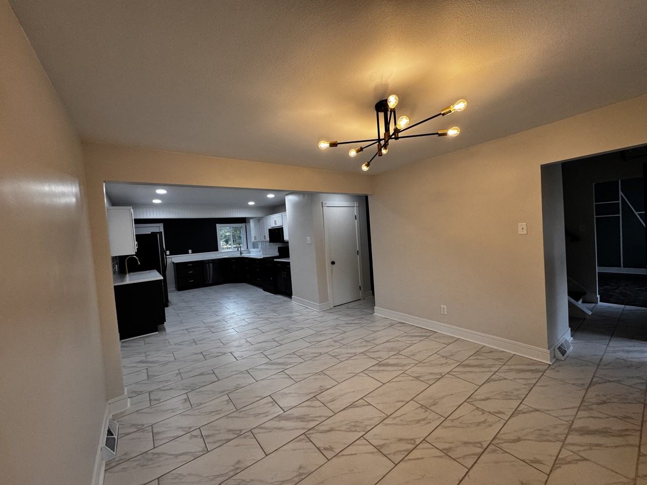 212 Belmont Ct #NA - Photo 2 of 17