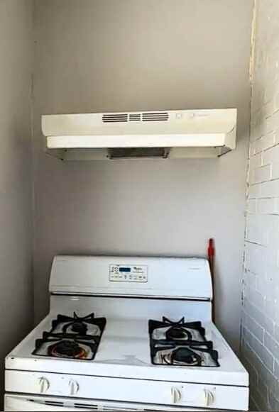 516 West Queen Lane - Photo 3 of 10