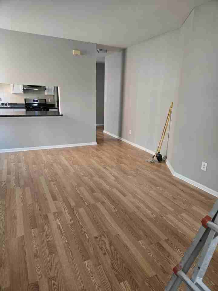 514 West Queen Lane - Photo 4 of 18